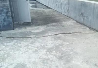 行唐楼顶漏水维修公司分享下如何解决卫生间隐蔽部位漏水的问题?